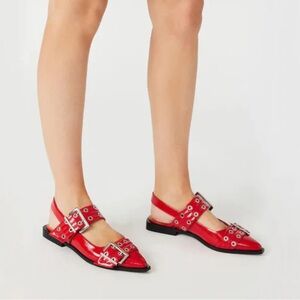STEVE MADDEN GRAYA FLATS (patent red)